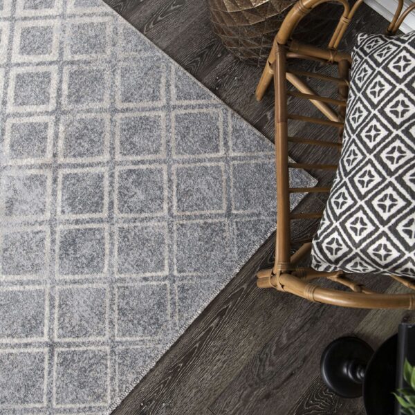 Orian Bali Checkers Anyone Silver Blue Area Rug - Image 2